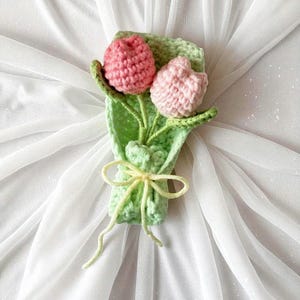 Blumenstrauß Schlüsselanhänger Häkelmuster, Blumenkorb Pflanze Häkelmuster, Tulpe Amigurumi Taschenanhänger, Blumenstrauß Muster, Geschenk für Pflanzenliebhaber