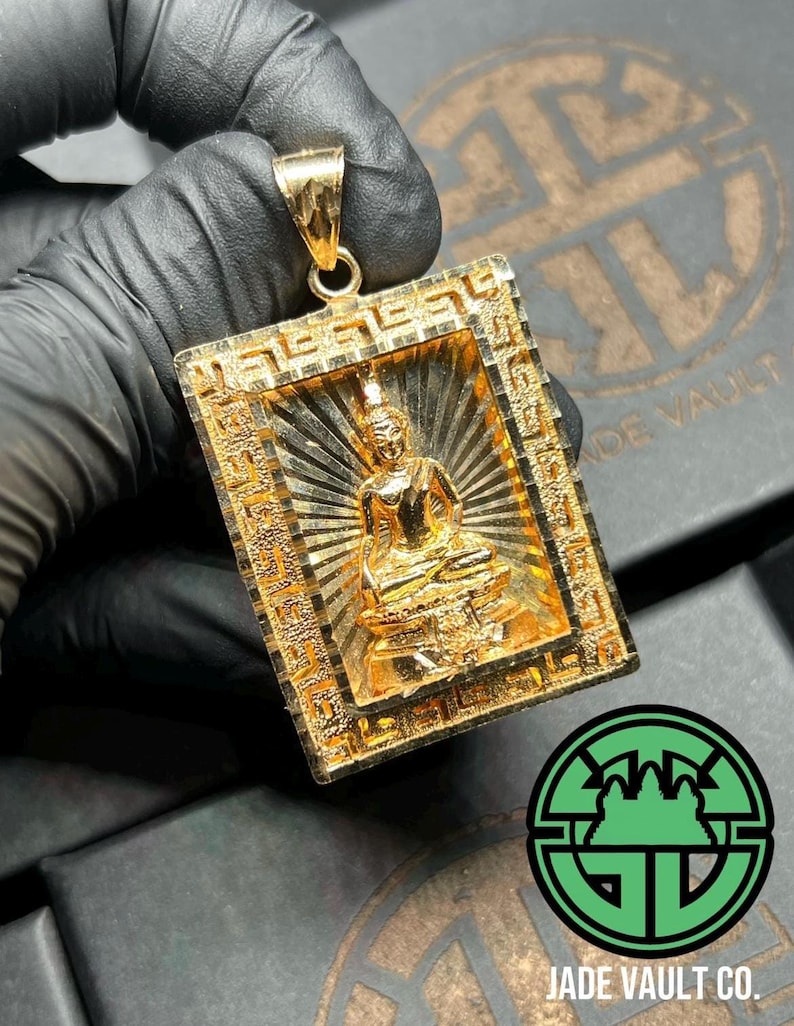 18k Gold Cambodian Thai Buddha Pendant image 1