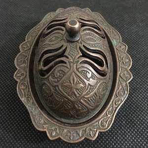 Vintage 3-Inch Copper Lokumluk – Traditional Turkish Sweet Dish Serving Tray