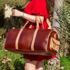 Handmade Moroccan leather weekender, durable, stylish, and made using age-old tanning methods. A perfect bag for travel or a unique gift.