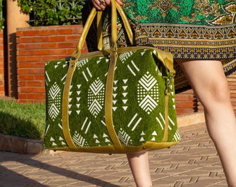 Grüne Kelim-Leder-Reisetasche, marokkanische Reisetasche, Stilvolle Wochenend- & Reisehandtasche mit grünem Kelim,