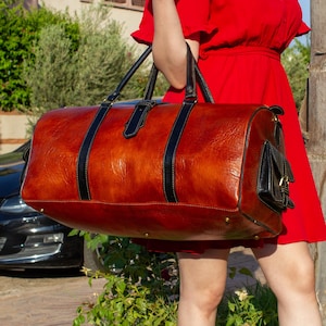Original Moroccan Leather Travel Bag, Handmade Moroccan weekender bags, A timeless leather duffle bag, perfect as a unique gift.