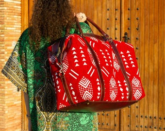 Handmade Red Kilim Carpet Travel Bag, Moroccan Leather Weekender Duffle Bags, Overnight Carry-On, Unique Gift for Men & Women