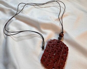 Jade rojo, cuero sintético, collar, cristales, ajustable