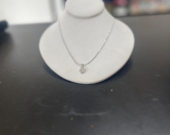Collar con huella de pata de plata de ley o chapado en oro y circonitas cúbicas