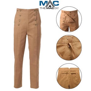 Peut inclure: Pantalon taille haute de couleur beige avec une fermeture boutonnée sur le côté. Le pantalon a une coupe droite et plusieurs boutons. Le logo "MAC THE MAC ENT" est visible en haut à gauche.