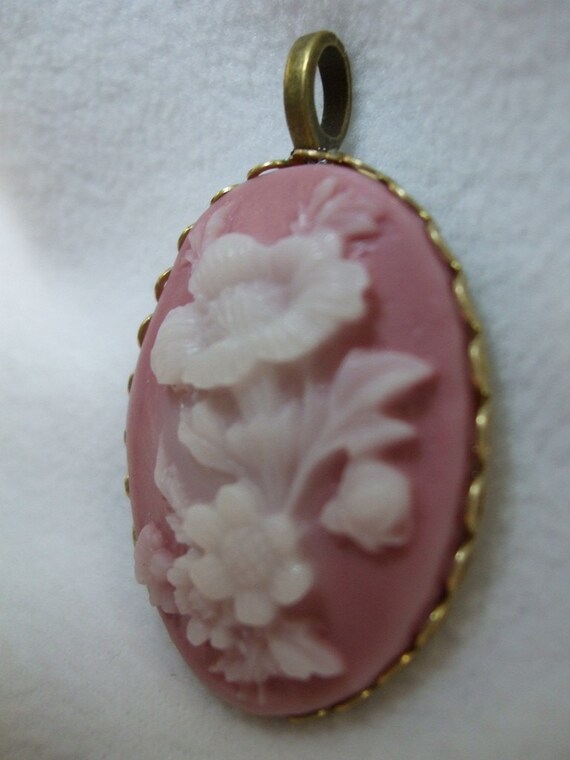 Cameo necklace, flower cameo pendant, cameo, chai… - image 4