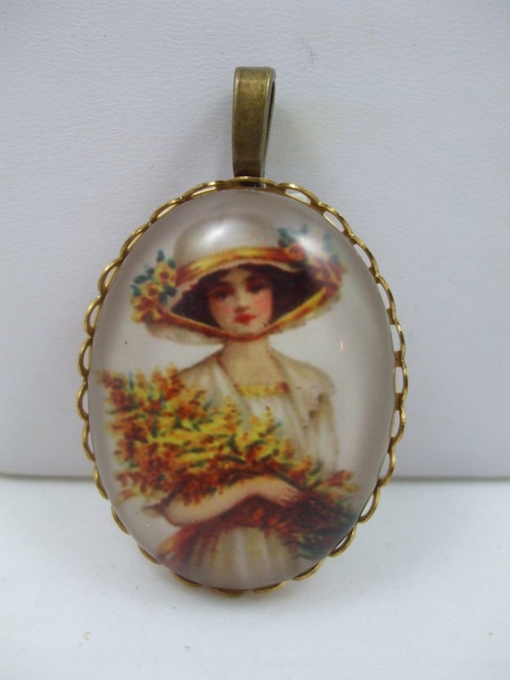 Vintage Cameo Necklace  Victorian Woman Cabochon … - image 1