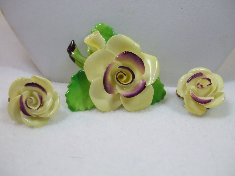 Vintage Staffordshire china yellow rose vintage brooch and clip on earrings