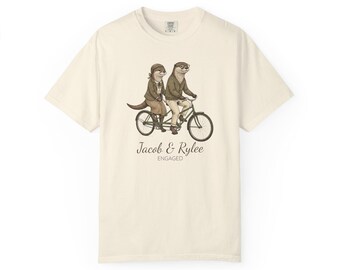 Camiseta de pareja de nutrias en bicicleta tándem / Nombres personalizados