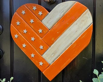 Colgante de puerta con forma de corazón naranja y blanco - Decoración para el hogar con diseño de corazón en espiga