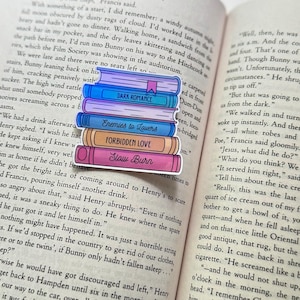 Holographic Spicy Book Lover Sticker – Smut Vinyl Decal for Romance Readers, Booktok, Kindle, Laptop, Bookish Gift for Smut Fans