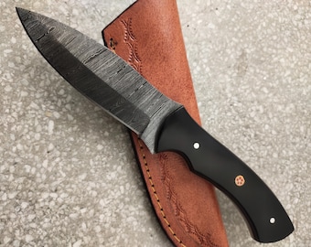 Damascus Steel Hunting Knife