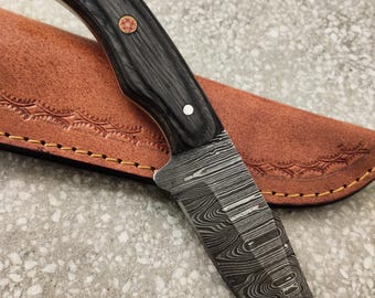 Hand made Damascus hunting knife