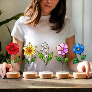 Stained Glass Birth Month Flower, Personalized Birthday Suncatcher, Unique Handmade Floral Decor for Women, Mom, Grandma, Flower Plant Stake
