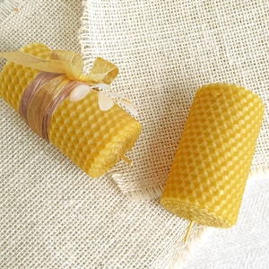 Handmade Organic Beeswax Candle: Non-Toxic Honey Scented, Gift Box