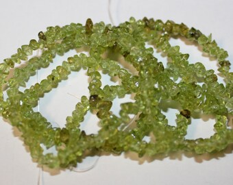 Gorgeous 15" GREEN PERIDOT Gemstone Chip BEAD Strand- Mini Size Chips