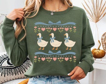 Vintage 80s Goose Sweatshirt, Funny Blue Ribbon Goose Tee, Retro Goose Graphic Sweatshirt, Cute Farm Animal Tee, Cottagecore Gift Tee, Goose