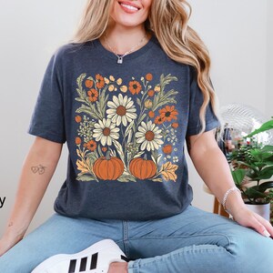 Boho Fall Floral Shirt, Retro Fall shirt, Autumn Vibes Shirt, Pumpkin Season Graphic Tee, Vintage Fall Pumpkin Aesthetic Vintage Fall Shirt bild 3
