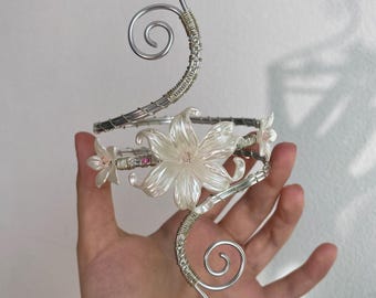 Arm Cuff Silver, adjustable upper arm flower cuff