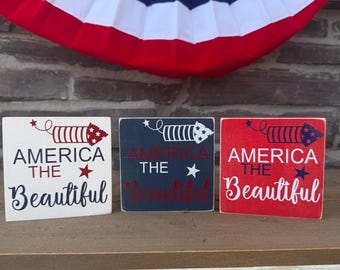 Amerika, det vackra tecknet: Patriotisk 4 juli-dekoration i flera nivåer
