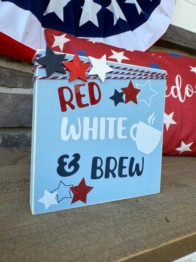 Fjärde juli Röd Vit och Brew Coffee Bar/Barskylt L. Blue/ Patriotic