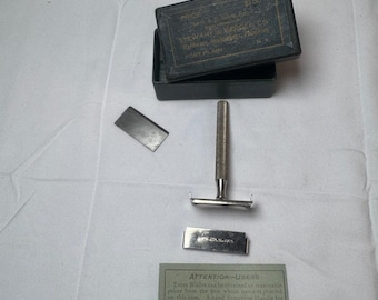 Antique Safety Razor Set with Original Case and Blades Pat Aug 31 1904