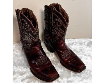 Damskie, ciemnobrązowe, skórzane, kwadratowe noski, haftowane buty Western Baja Tony Lama 7.5