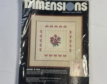 Kit de point de croix Roses N Lace Dimensions 1986 vintage Designer D Cooley