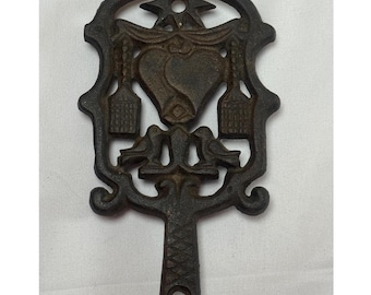 Wilton Cast Iron Trivet Heart Birds Broom Hot Pad Kitchen Decor Rustic Footed
