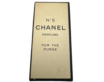 Caixa de perfume Chanel Nº 5 vintage, vazia, para exibição. Item de colecionador de grife.