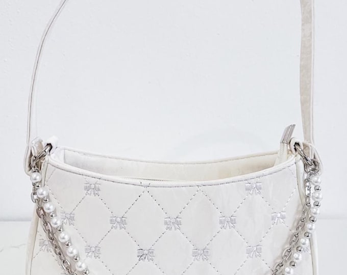 Featured listing image: Cream Bow Print Shoulder Bag