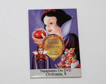 Walt Disney Classic Snow White and the Seven Dwarfs Pin 7 Dwarfs 1991 Pinback 