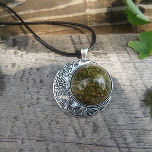 Crescent Moon and Yarrow Amulet, Witch's  Protection Amulet Pendant, Witchcraft Talisman, Wicca Pagan Necklace,  Gift for Witch