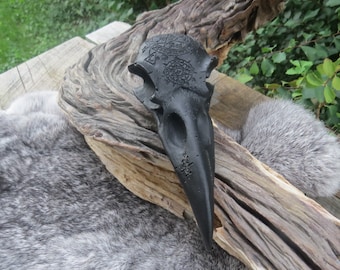 Black Raven Skull, Large Resin Bird Skull, Witchcraft Altar Decor, Wicca Pagan Home Decor, Goth Art,  Morrigan Witch's Altar, Gift for Witch