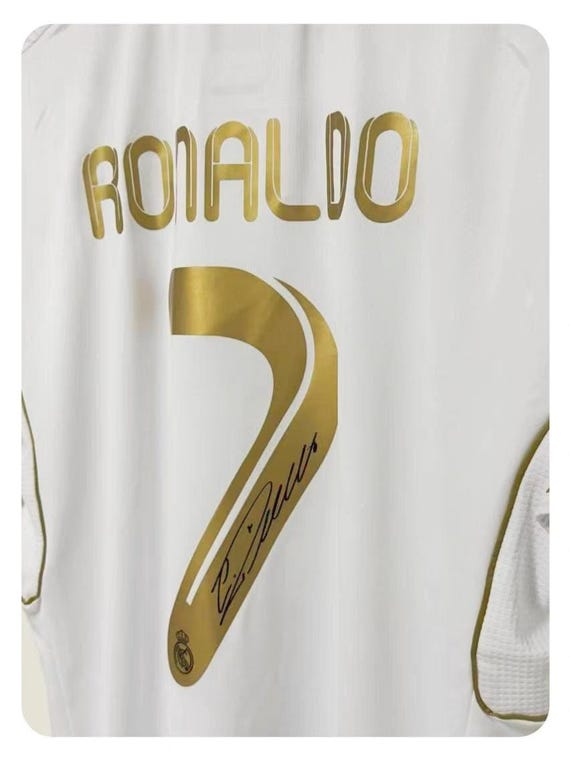 Maillot Real Madrid 2011 – Signé Par Tous Les Joueurs (dont CR7) – Adidas