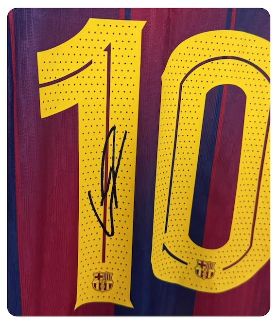 ヤマル直筆サイン入りバルセロナ24/25ホームユニフォーム ヤマル直筆サイン入りバルセロナ24/25ホームユニフォーム - メルカリ
