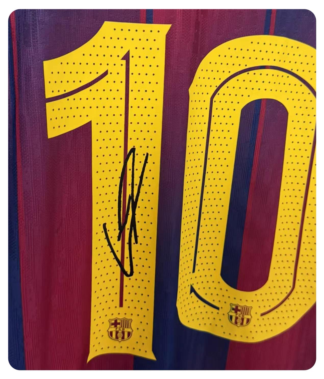 ラミーヌ・ヤマル選手直筆サイン入りバルセロナ25/26