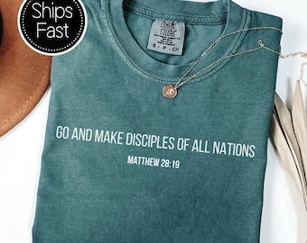 Mattheüs 28:19 schrift cadeau voor haar of hem christelijk T-shirt aangepast bijbelvers maak discipelen Comfort Colors® Gepersonaliseerd cadeau-idee