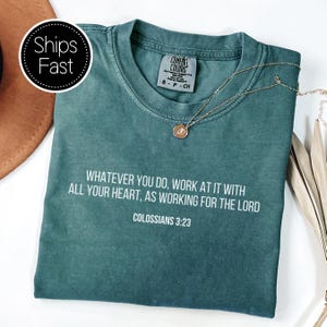 Colosenses 3:23 Escritura Regalo para Ella Él Camiseta Cristiana Versículo Bíblico Personalizado Con Todo Tu Corazón Comfort Colors® Idea de Regalo Personalizada