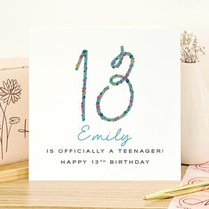 Nom personnalisé, carte officielle du 13e anniversaire d'un adolescent avec numéro scintillant, carte du 13e anniversaire de la fille, carte du 13e anniversaire pour nièce