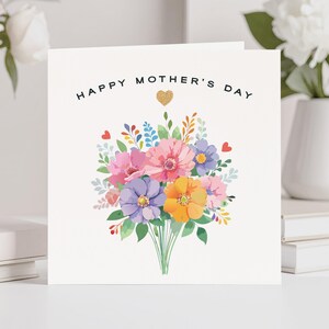 Floral Mother&#39;s Day Card: Handmade Bouquet Design