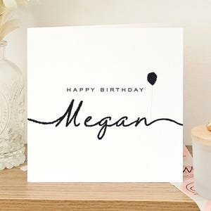 Carte d'anniversaire personnalisée avec nom noir scintillant pour une célébration élégante, carte d'anniversaire noire scintillante pour l'anniversaire d'un ami