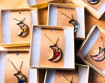 Crescent Moon Flower Pendant Necklace, Wildflower Necklace, Real Flower Petals, Dried Pressed Flowers, Handmade Unique Gift for Her