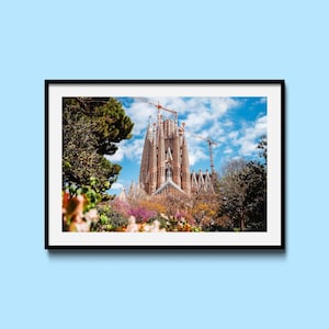 Sagrada Família Print, Barcelona Spain Photography, Vibrant Travel Photography, Iconic Landmark Decor, Unique Architectural Print