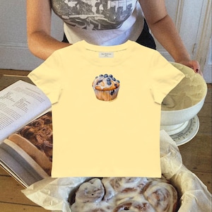 Cupcake Baby T-Shirt | Niedliches Pastell Grafik T-Shirt, Kokette Y2K Baby T-Shirt, Süßes Kokette T-Shirt