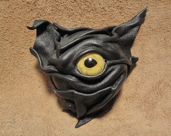 Grichel leather magnet - black with yellow fish eye