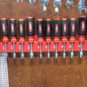 3d Printed magnetic holder for Milwaukee nut drivers  .step file