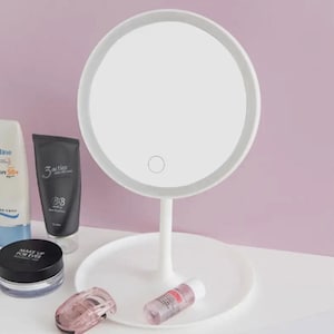 LED Magnifying Vanity Mirror