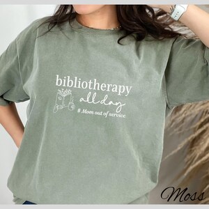 Mom Bookish Shirt Book Lover Tee Mama Bookworm Gift Cozy Reader Aesthetic Introvert Book Lover Gift Self-Care Fans Librarian Shirt